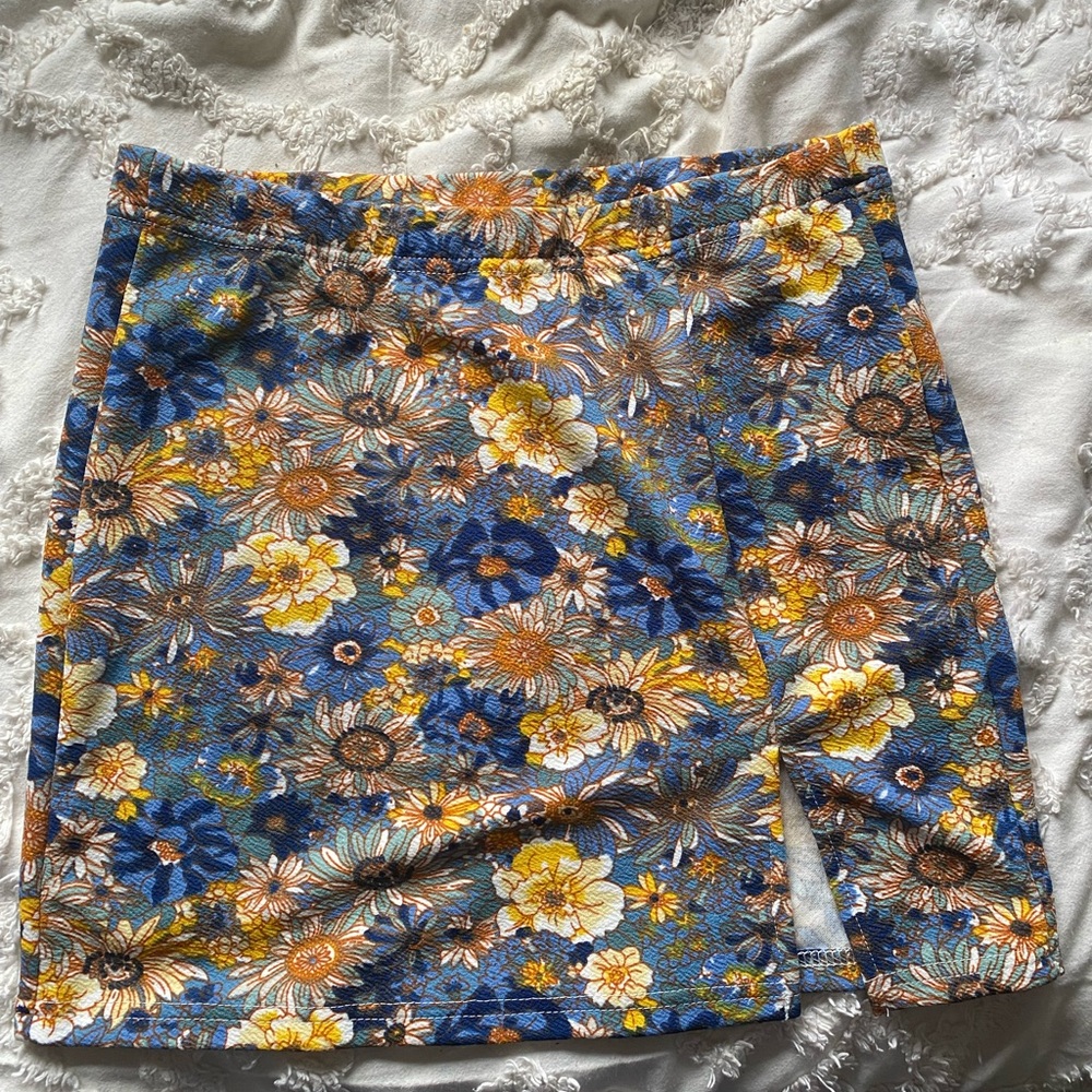 Blue floral mini skirt